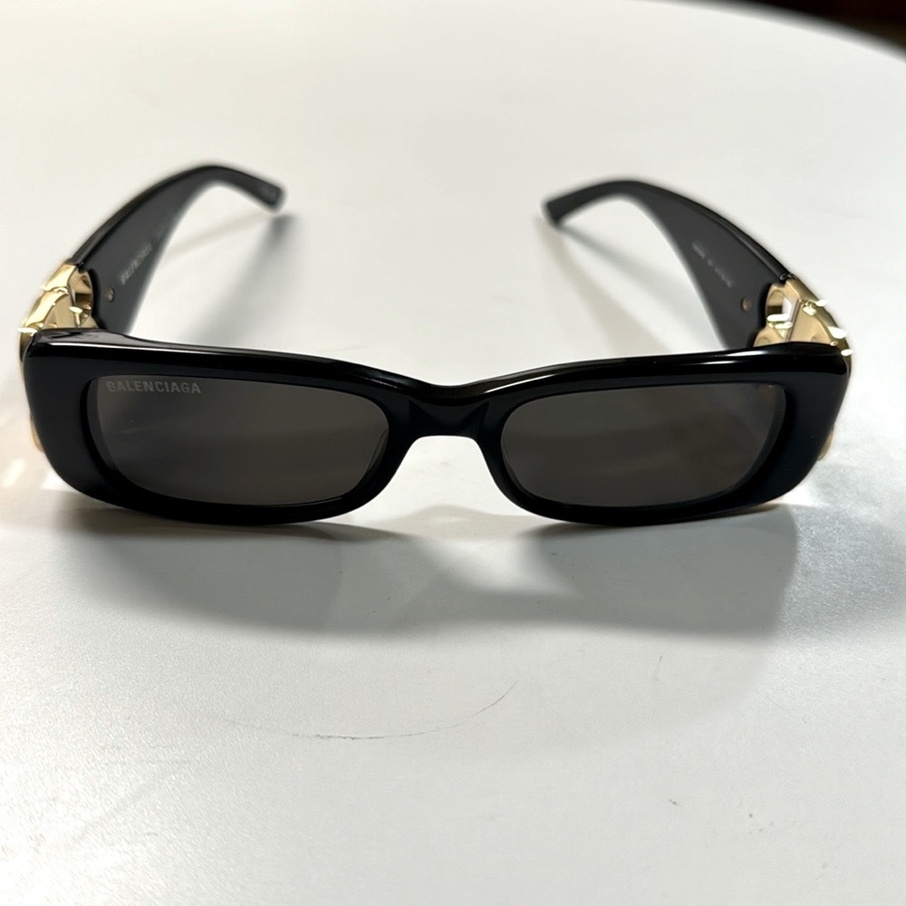 Balenciaga retro sunglasses like new